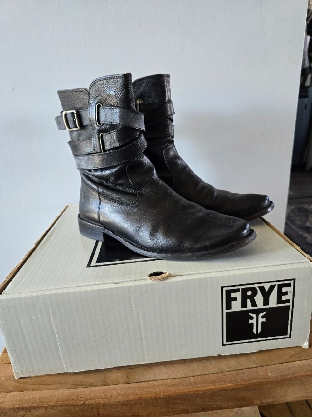 FRYE SHIRLEY STRAPPY SHORT BOOT in Black Leather size 9.5